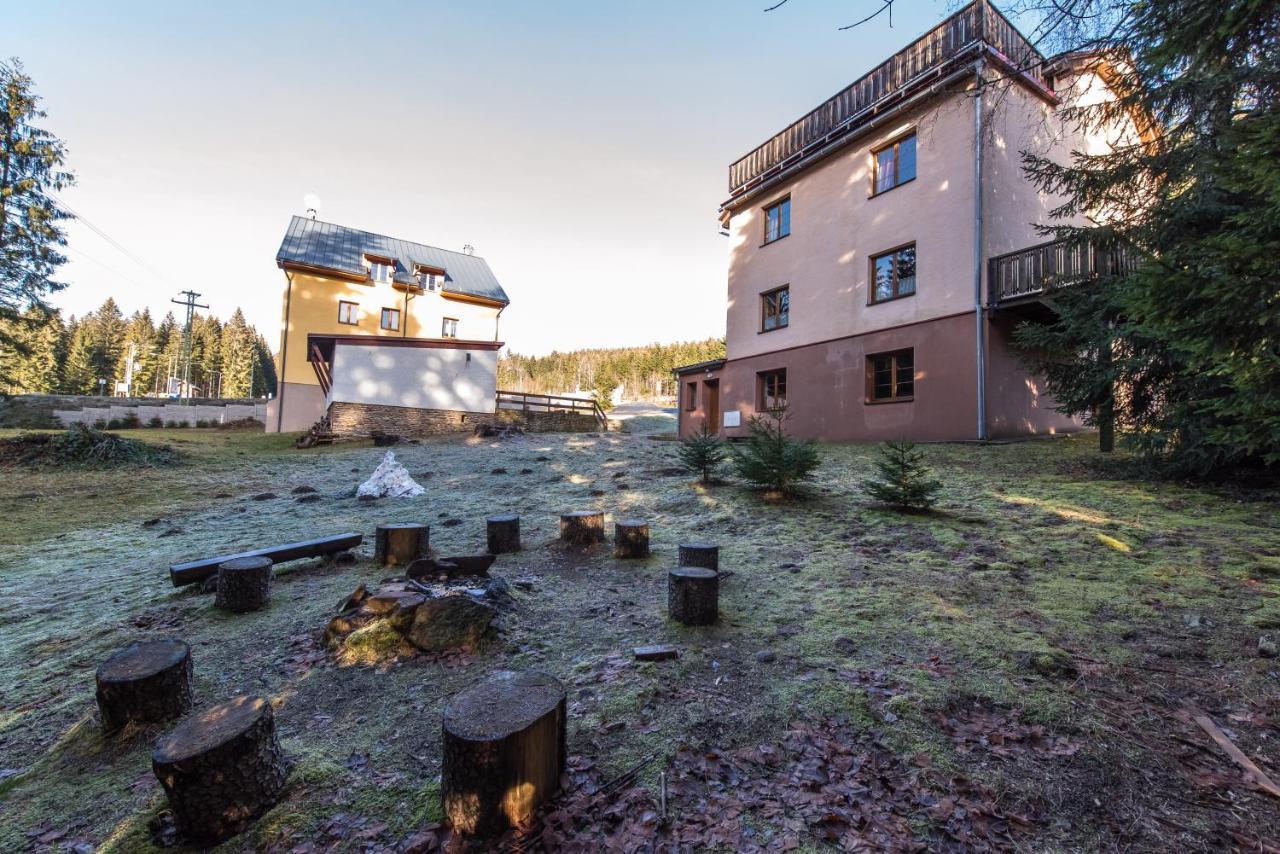 Apartmany Domino Železná Ruda Exteriör bild